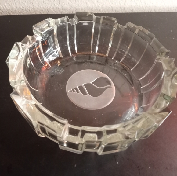 Signed Bormioli Rocco Italy Cut & Etched Crystal 6" Clear Ashtray. - Picture 6 of 6